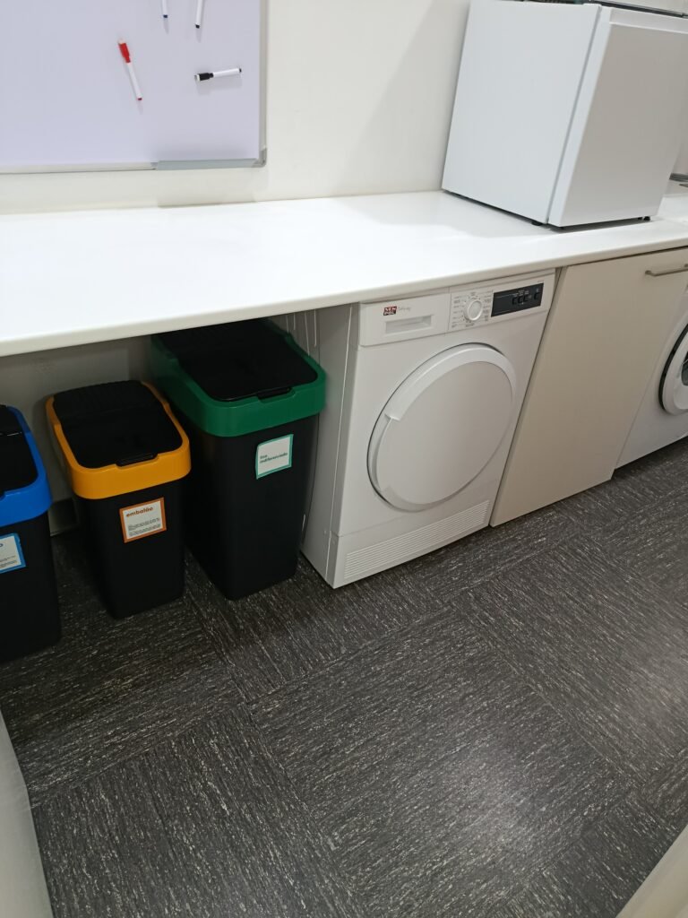 Instalações da sala de preparação alimentar e higienização